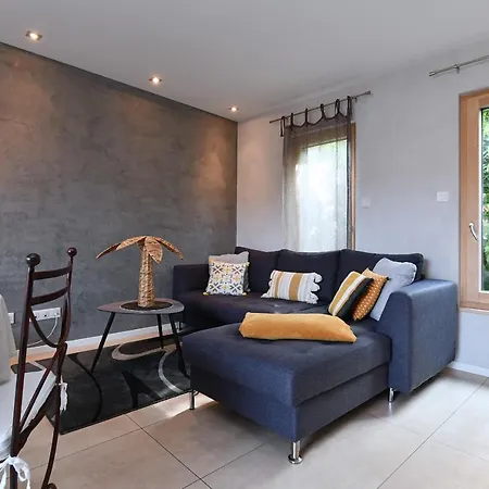 Contemporain L'hirondelle Guémar
