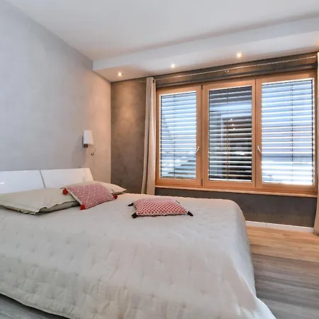 Contemporain L'hirondelle