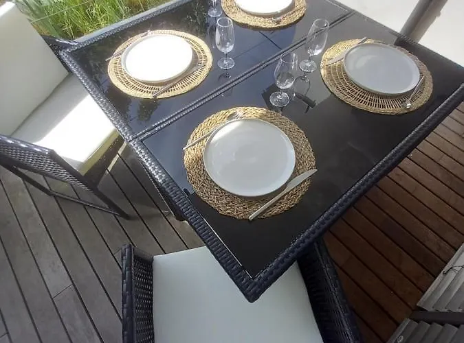 Contemporain L'hirondelle Σπίτι διακοπών