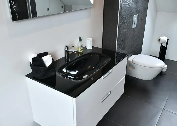 Contemporain L'hirondelle Σπίτι διακοπών