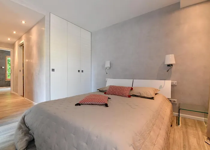 Contemporain L'hirondelle Σπίτι διακοπών